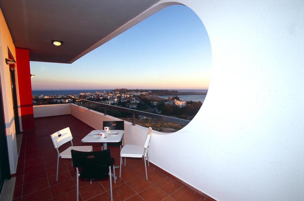 Caravella Luxury Apartments Palaiochora Exteriör bild