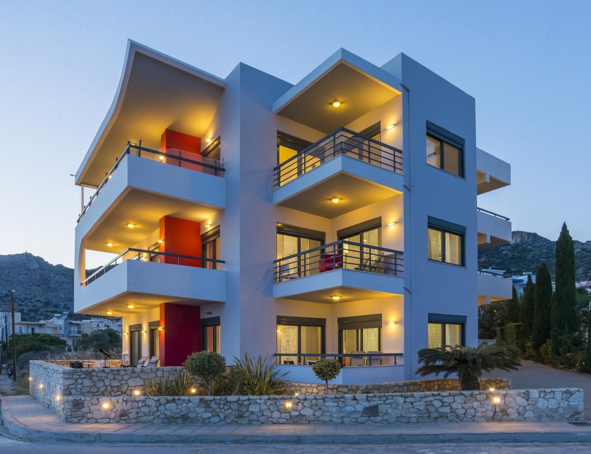 Caravella Luxury Apartments Palaiochora Exteriör bild